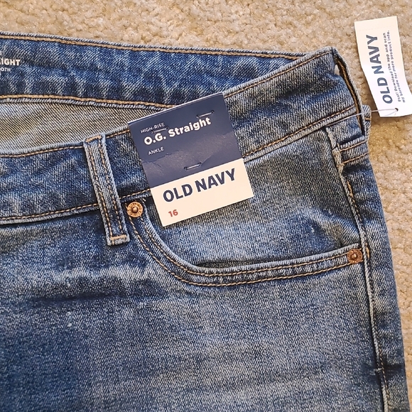Old Navy Women Medium Blue Straight-Leg Jeans - Picture 4 of 8